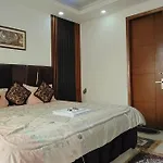 The Unmad Three Premium Rooms, Kitchen, Lobby