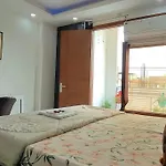 The Unmad Three Premium Rooms, Kitchen, Lobby