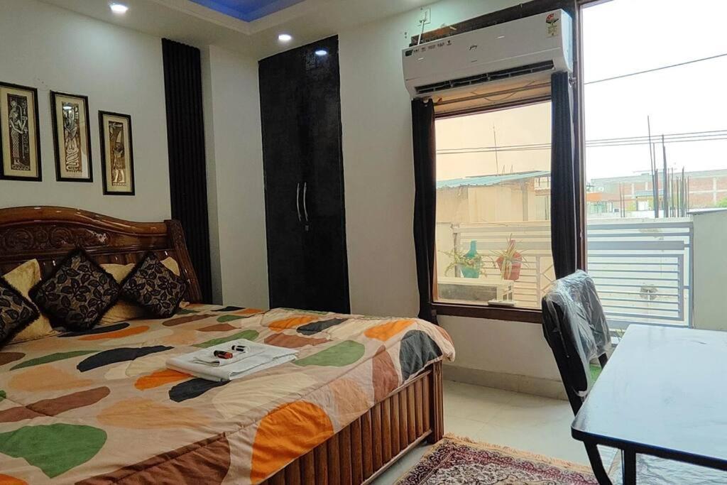 The Unmad Three Premium Rooms, Kitchen, Lobby Apartment *