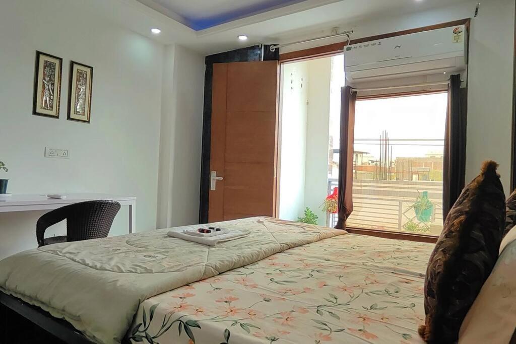 The Unmad Three Premium Rooms, Kitchen, Lobby Apartment *