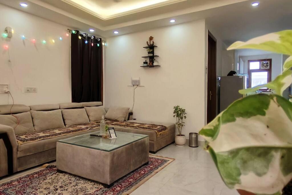 The Unmad Three Premium Rooms, Kitchen, Lobby Apartment New Delhi
