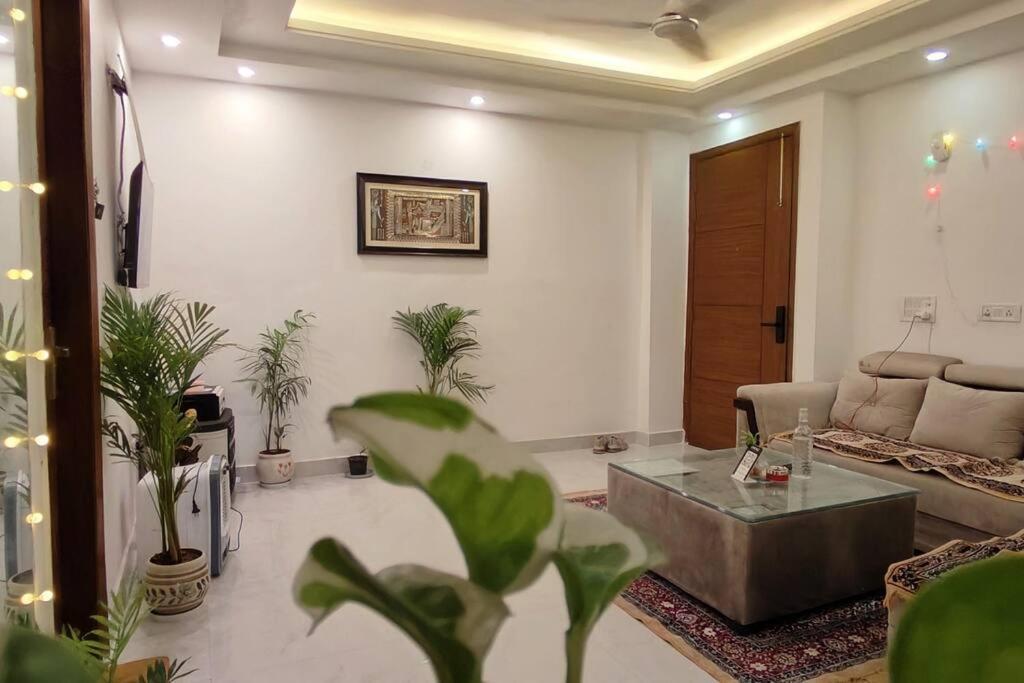 The Unmad Three Premium Rooms, Kitchen, Lobby *