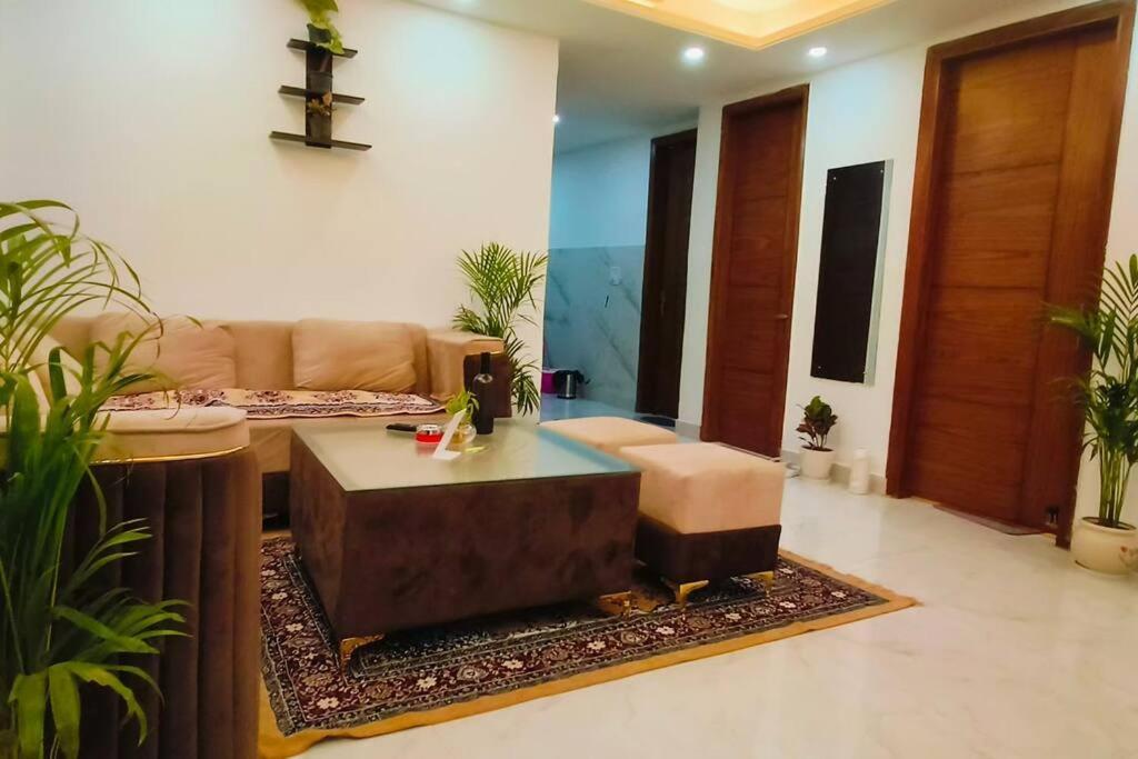 Apartment The Unmad Three Premium Rooms, Kitchen, Lobby New Delhi