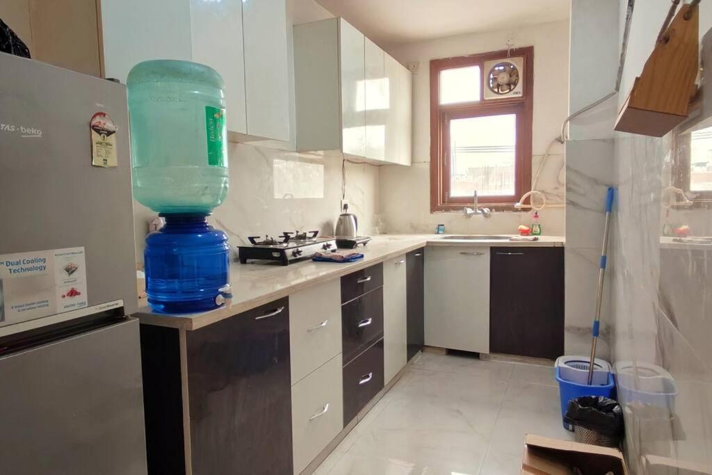 The Unmad Three Premium Rooms, Kitchen, Lobby Apartment