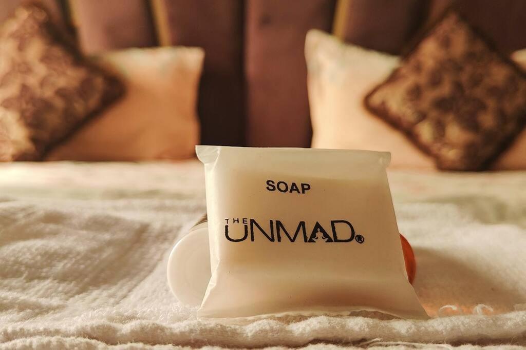 The Unmad Three Premium Rooms, Kitchen, Lobby Apartment *